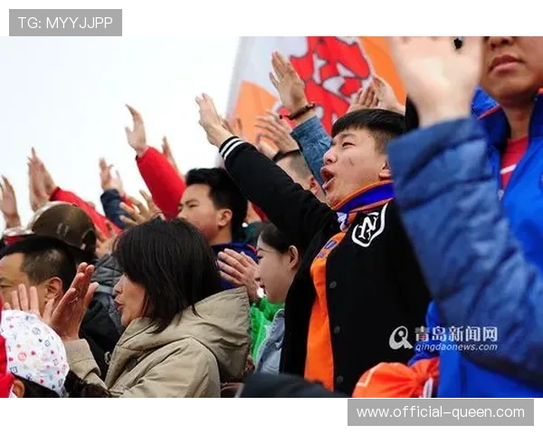 青岛德比火爆上演,青春足球场气氛热烈 青岛德比火爆上演,青春足球场气氛热烈